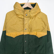 Load image into Gallery viewer, 90s Woolrich Parka Coat (M)
