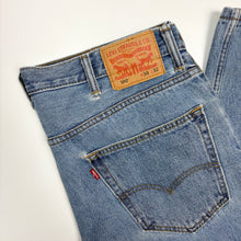 Load image into Gallery viewer, Levi’s 505 Jeans W38 L32
