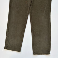 Load image into Gallery viewer, 90s Chaps Jumbo Cords W31 L32