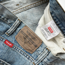 Load image into Gallery viewer, Wrangler Jeans W36 L32