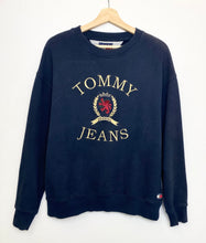 Load image into Gallery viewer, Tommy Hilfiger Sweatshirt (M)