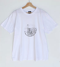 Load image into Gallery viewer, DKNY T-shirt (M)