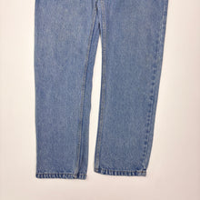 Load image into Gallery viewer, Levi’s 513 Jeans W32 L32