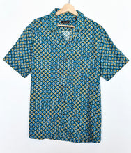 Load image into Gallery viewer, 90s Crazy Print Shirt (L)