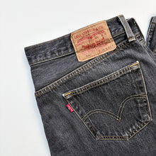 Load image into Gallery viewer, Levi’s 501 W38 L32