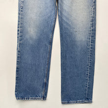 Load image into Gallery viewer, 90s Levi’s 501 W36 L32