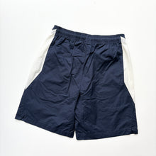 Load image into Gallery viewer, 00s Nike Shorts (S)