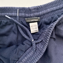 Load image into Gallery viewer, 00s Umbro Shorts (S)