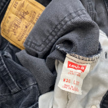 Load image into Gallery viewer, 90s Levi’s 517 Cords W36 L32