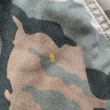 Load image into Gallery viewer, Levi’s Camo Cargos W32 L30