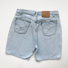 Load image into Gallery viewer, 90s Levis 550 Denim Shorts W36