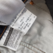 Load image into Gallery viewer, Levi’s 501 Jeans W38 L32