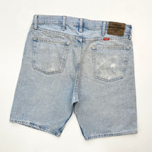 Load image into Gallery viewer, Wrangler Denim Shorts W34