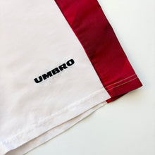 Load image into Gallery viewer, 96/98 Manchester United Umbro Shorts (S)