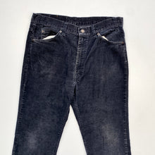 Load image into Gallery viewer, 90s Levi’s 517 Cords W36 L32