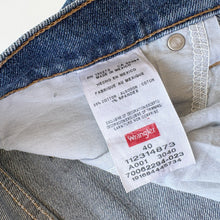 Load image into Gallery viewer, Wrangler Denim Shorts W40