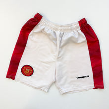 Load image into Gallery viewer, 96/98 Manchester United Umbro Shorts (S)