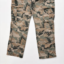 Load image into Gallery viewer, Levi’s Camo Cargos W32 L30