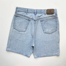 Load image into Gallery viewer, 90s Wrangler Denim Shorts W34
