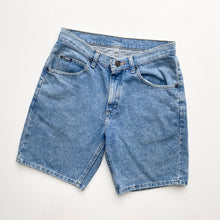 Load image into Gallery viewer, 90s Lee Denim Shorts W30