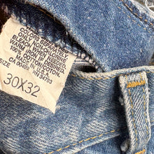 Load image into Gallery viewer, 90s Lee Jeans W28 L32