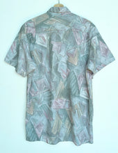 Load image into Gallery viewer, 90s Abstract Crazy Print Shirt (M)