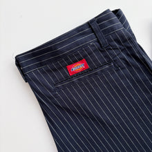 Load image into Gallery viewer, Women’s Dickies W34 L31