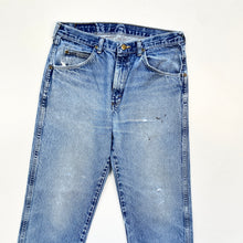Load image into Gallery viewer, Distressed Wrangler Jeans W30 L30