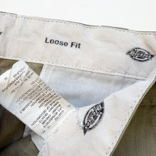 Load image into Gallery viewer, Dickies Shorts W32