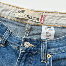 Load image into Gallery viewer, Levi’s 569 Shorts W29