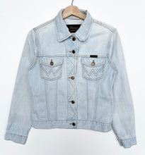 Load image into Gallery viewer, Women’s Wrangler Denim Jacket (M)