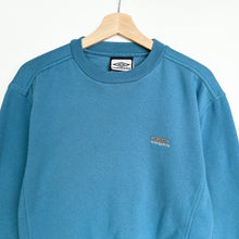 Load image into Gallery viewer, 00s Umbro Sweatshirt (S)