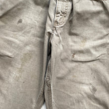 Load image into Gallery viewer, Distressed Carhartt Jeans W32 L30