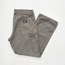 Load image into Gallery viewer, Distressed Dickies Carpenter Jeans W32 L30
