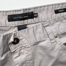 Load image into Gallery viewer, Calvin Klein Jeans W38 L32