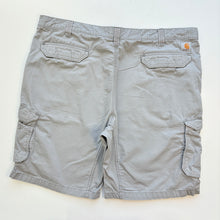 Load image into Gallery viewer, Carhartt Cargo Shorts W44