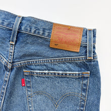 Load image into Gallery viewer, Women’s Levi’s Denim Shorts W26