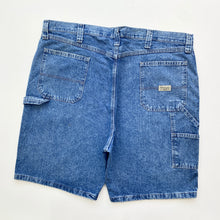 Load image into Gallery viewer, Wrangler Carpenter Shorts W42