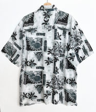 Load image into Gallery viewer, 90s Hawaiian Crazy Print Shirt (L)