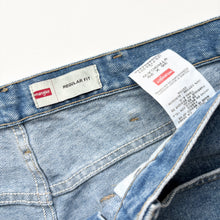 Load image into Gallery viewer, Wrangler Jeans W36 L29
