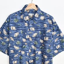 Load image into Gallery viewer, 90s Abstract Sea Shell Crazy Print Shirt (L)