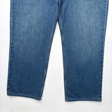 Load image into Gallery viewer, Carhartt Jeans W44 L30