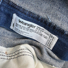 Load image into Gallery viewer, Wrangler Jeans W32 L32