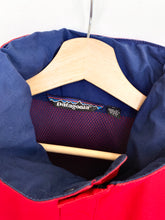 Load image into Gallery viewer, 90s Patagonia Coat (L)