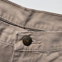 Load image into Gallery viewer, Wrangler Carpenter Shorts W36