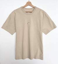 Load image into Gallery viewer, Nike T-shirt (S)