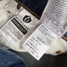 Load image into Gallery viewer, Levi’s 501 Jeans W32 L30