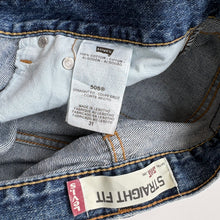 Load image into Gallery viewer, Levi’s 505 Shorts W31