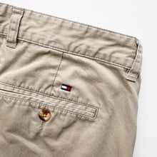 Load image into Gallery viewer, Tommy Hilfiger Shorts W36