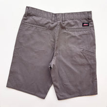Load image into Gallery viewer, Dickies Shorts W32